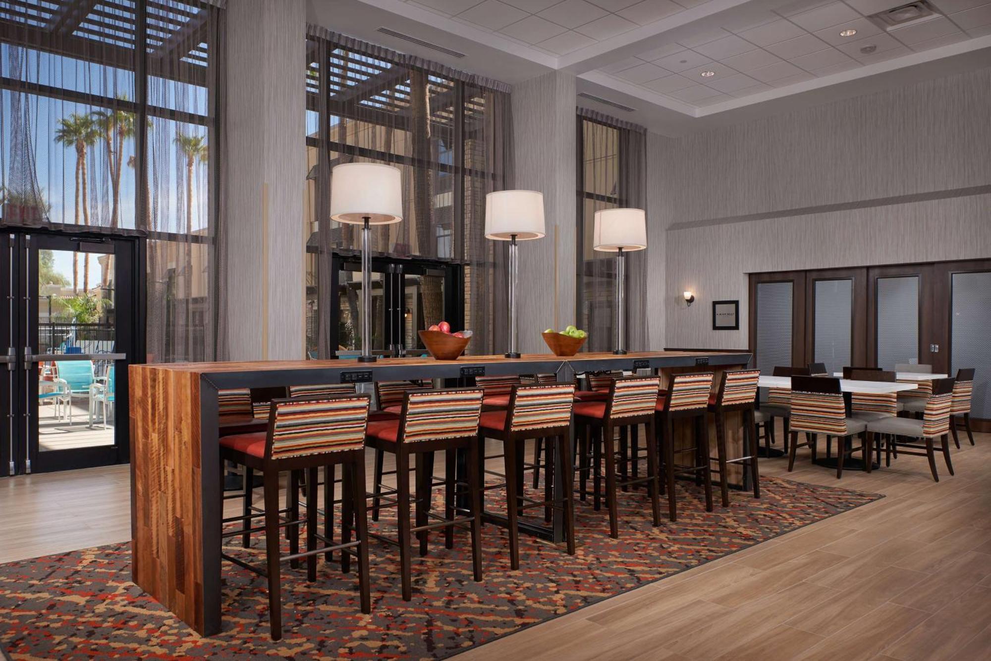 Hampton Inn & Suites Scottsdale On Shea Blvd Екстериор снимка