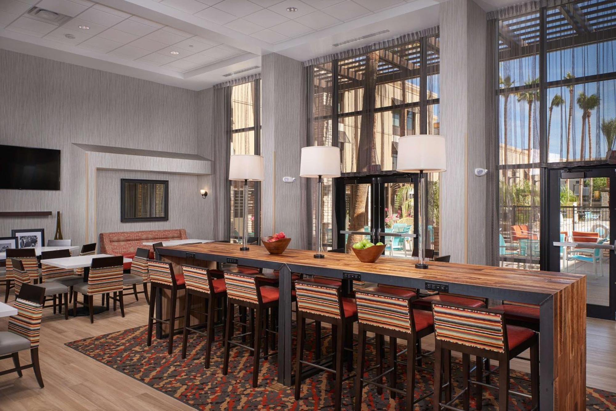 Hampton Inn & Suites Scottsdale On Shea Blvd Екстериор снимка