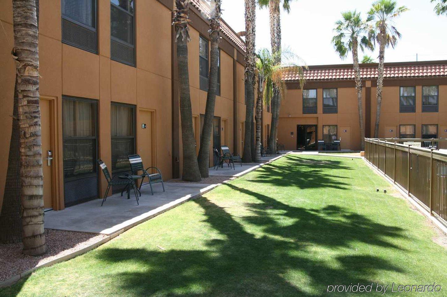 Hampton Inn & Suites Scottsdale On Shea Blvd Екстериор снимка