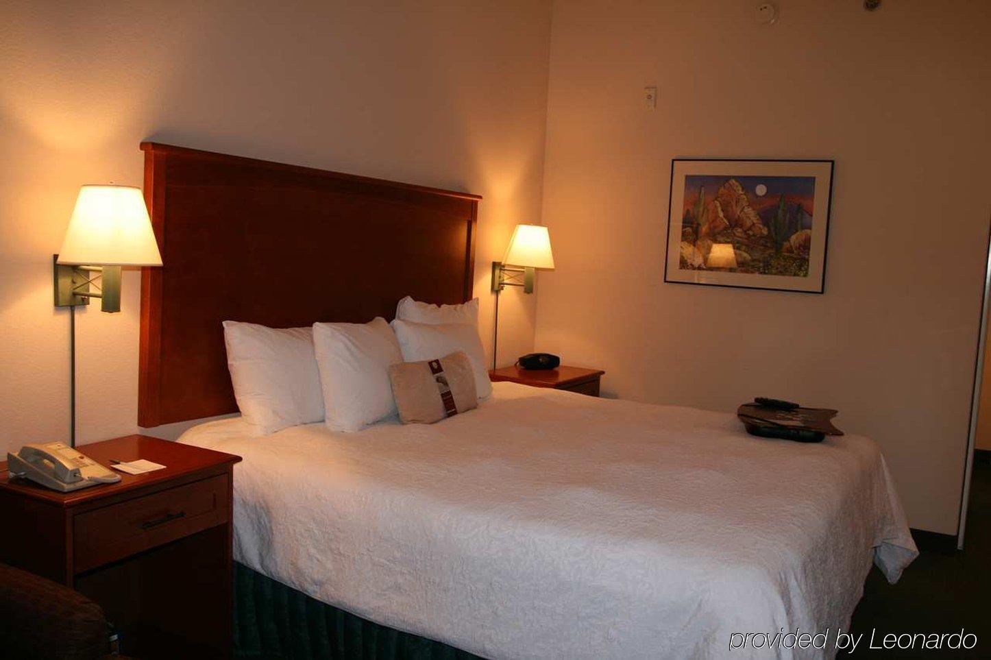Hampton Inn & Suites Scottsdale On Shea Blvd Стая снимка