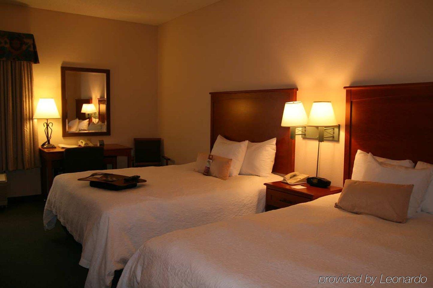 Hampton Inn & Suites Scottsdale On Shea Blvd Стая снимка