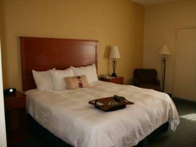 Hampton Inn & Suites Scottsdale On Shea Blvd Стая снимка